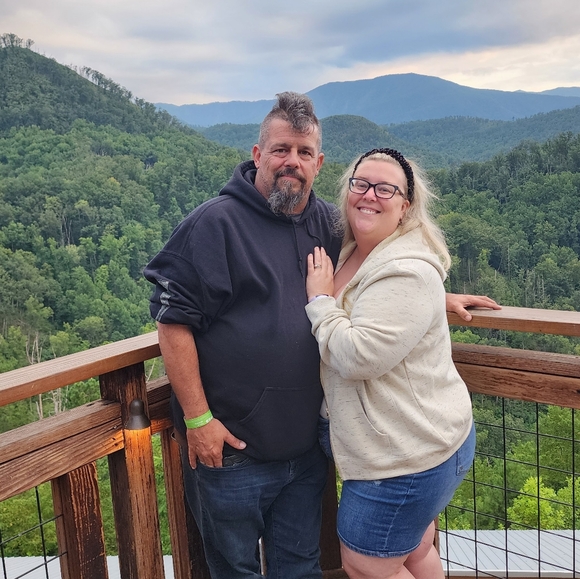 Meet Your Posher, Amanda!! - Picture 3 of 8